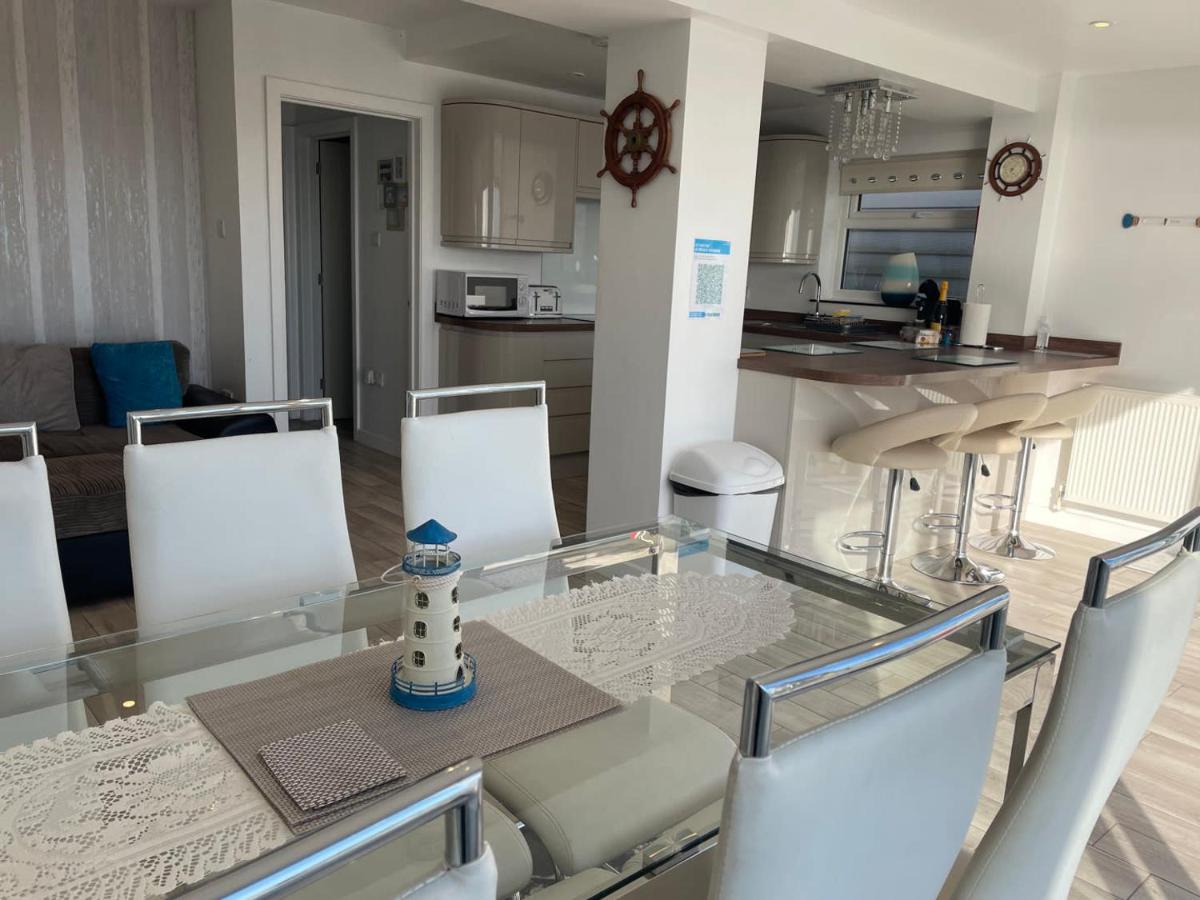 Coastview Bungalow เพเว็นซีย์ ภายนอก รูปภาพ